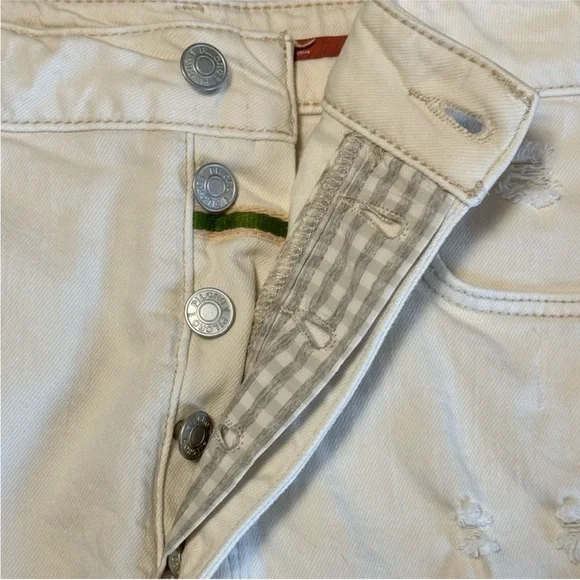 Anthropologie Pilcro Distressed
Jean Shorts Cream Size 32 - Picture 4 of 5